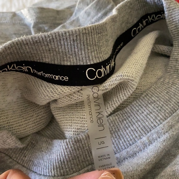 Calvin Klein Performance Crop Top - Picture 5 of 5